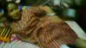 కిమ్మీ గ్రాంజర్ యొక్క 18 ఏళ్ల శిశువు తన తల్లిని బాధపెట్టడానికి అతిథిని ముద్దు తెలుగు తెలుగు సెక్స్ సెక్స్ పెట్టుకున్నాడు